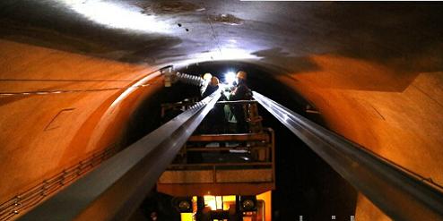 南疆铁路吐库二线中天山隧道施工正酣